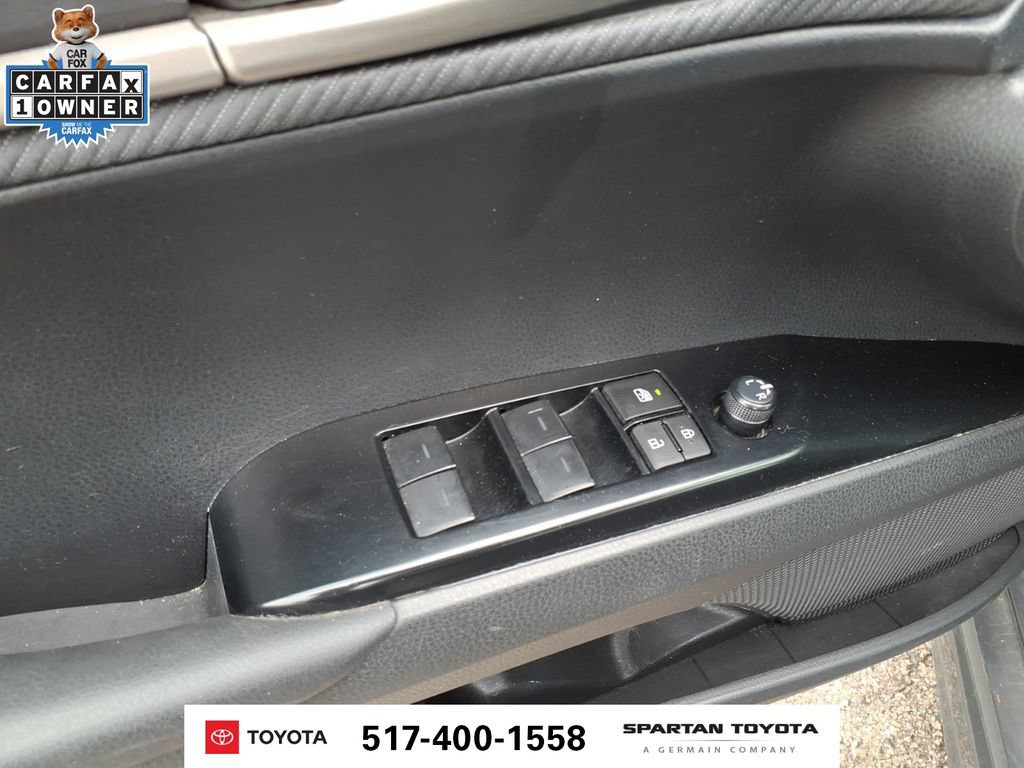 Used 2025 Toyota Camry SE FWD image 16