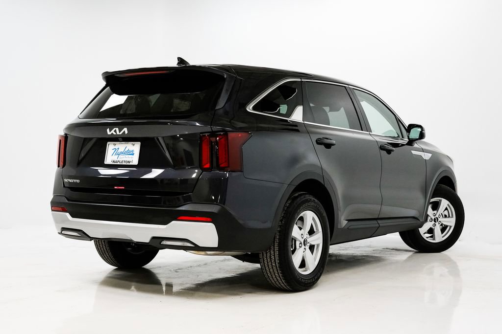 Certified 2025 Kia Sorento LX image 30