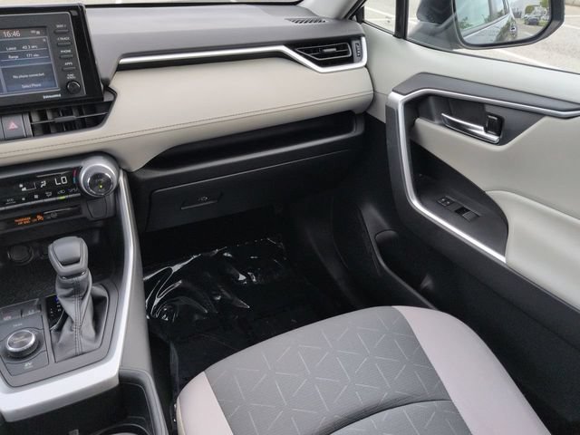 Certified 2022 Toyota RAV4 XLE w/ Convenience Package AWD/4WD image 17