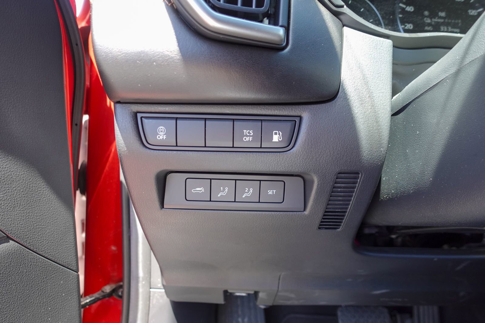 Used 2025 MAZDA CX-50 AWD 2.5 Hybrid w/ Premium Pkg image 18