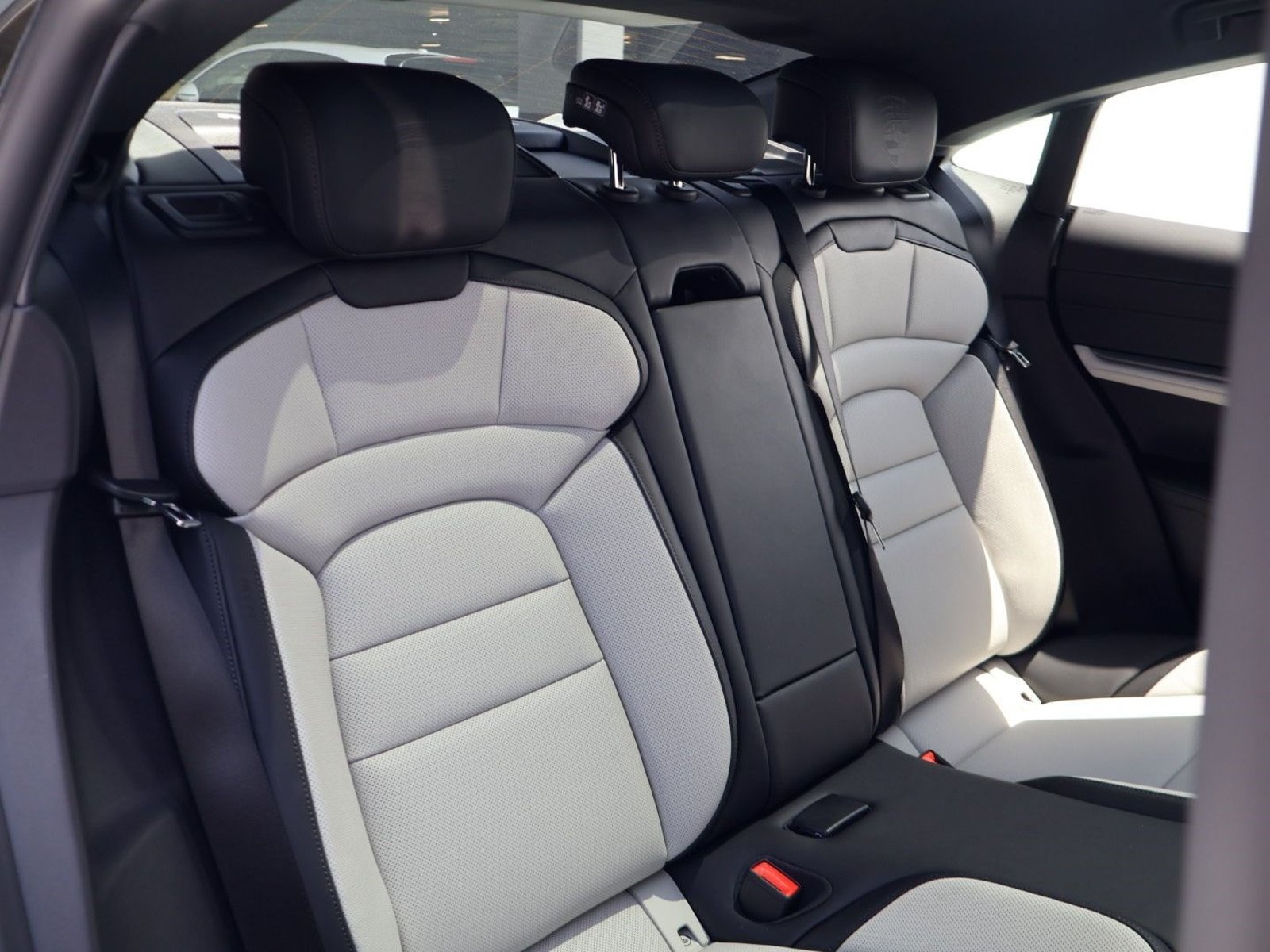 New 2026 Porsche Taycan 4S AWD/4WD image 23