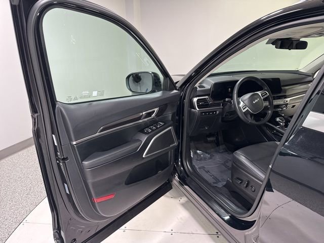 Used 2025 Kia Telluride S image 12