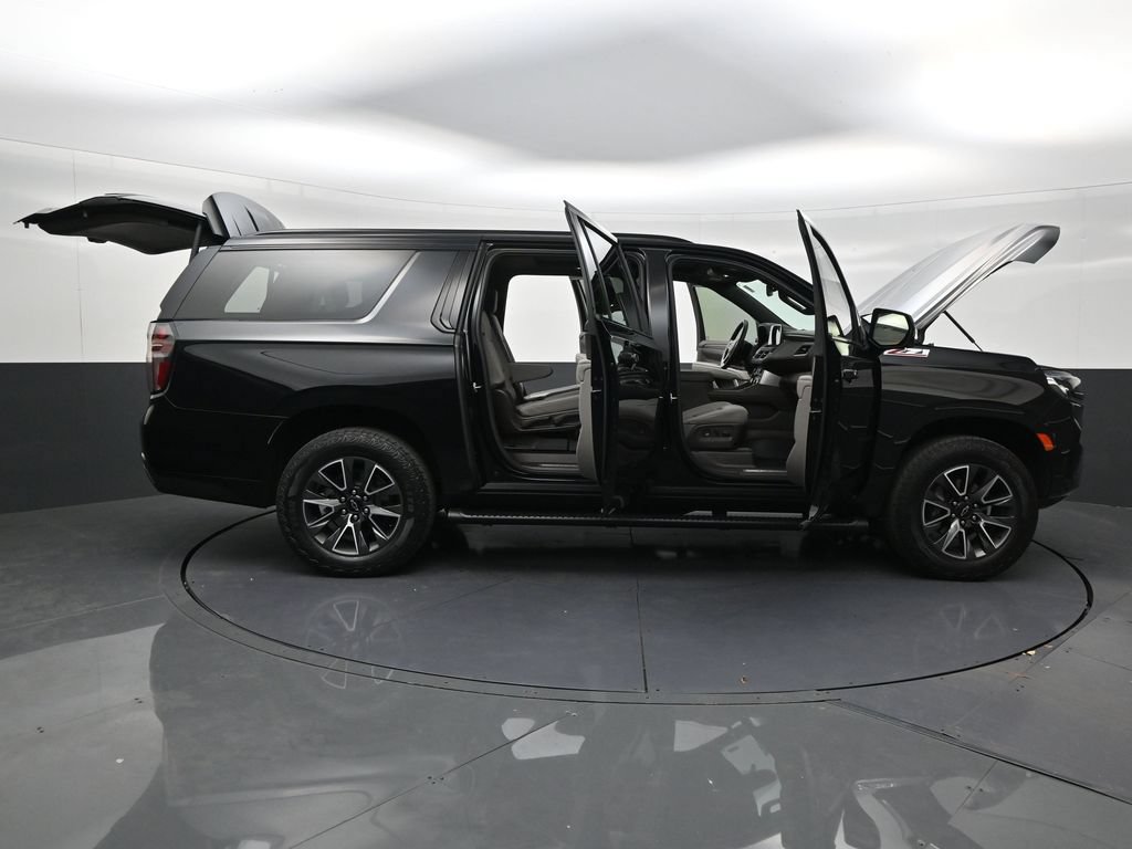 Used 2023 Chevrolet Suburban Z71 w/ Luxury Package AWD/4WD image 29