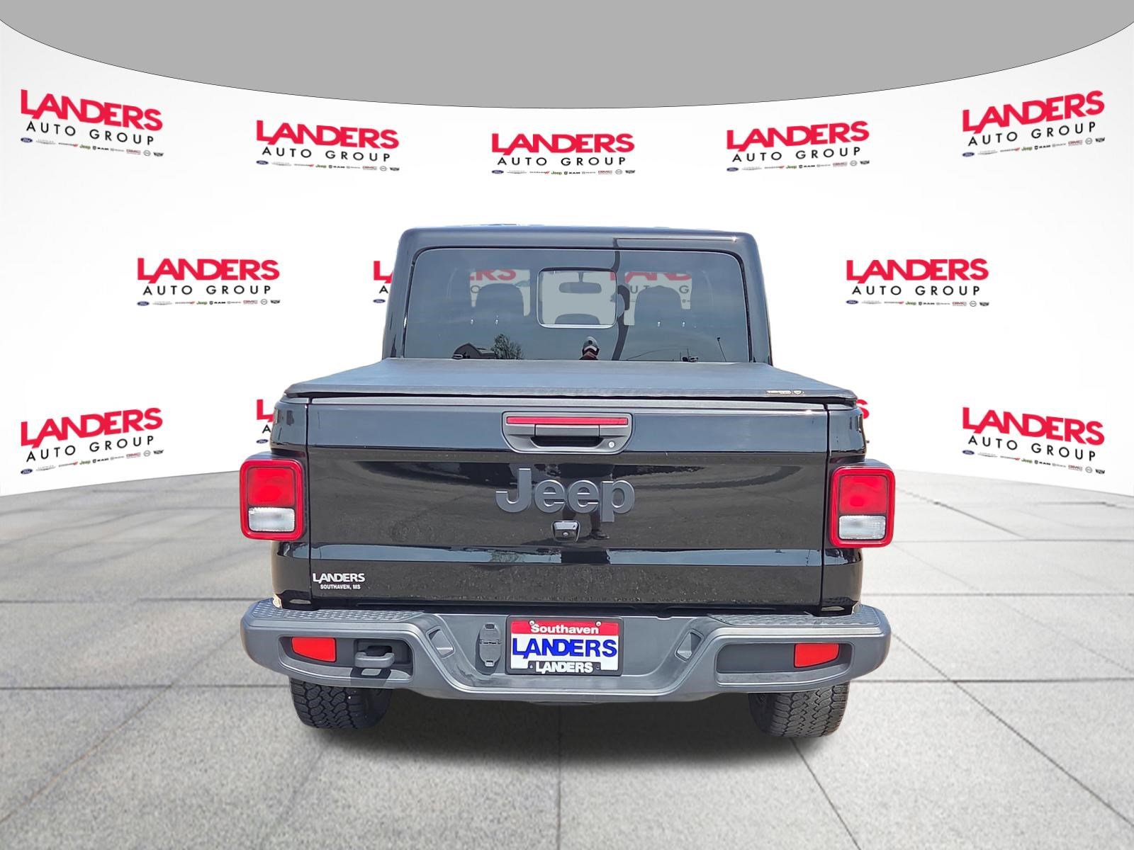 Used 2024 Jeep Gladiator Sport image 4