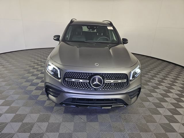 Used 2023 Mercedes-Benz GLB 250 image 2