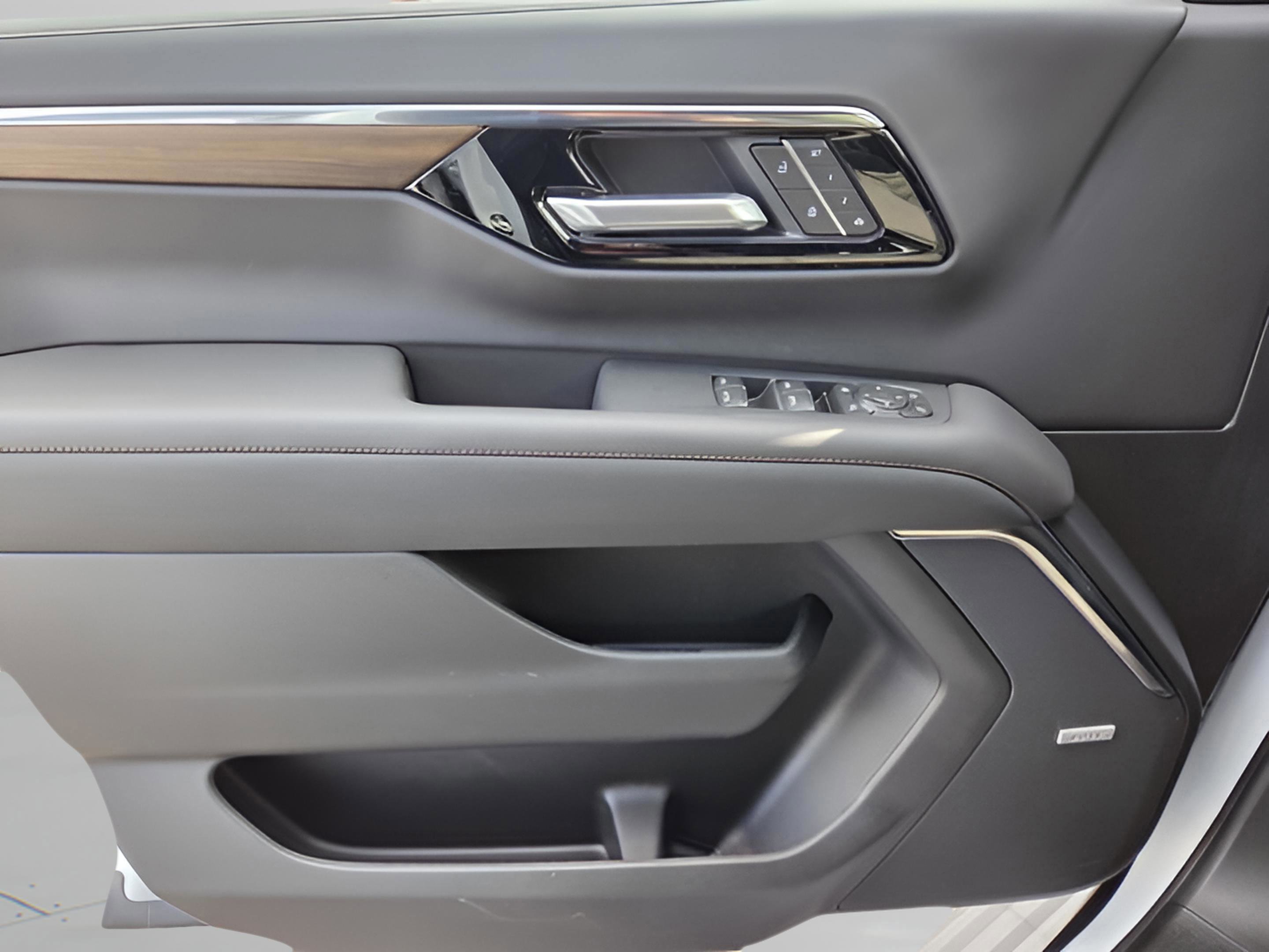 New 2026 Chevrolet Suburban High Country image 24