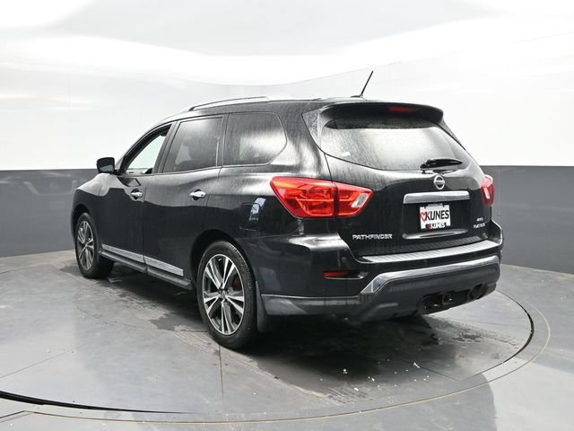 Used 2017 Nissan Pathfinder Platinum w/ Family Entertainment Package AWD/4WD image 9