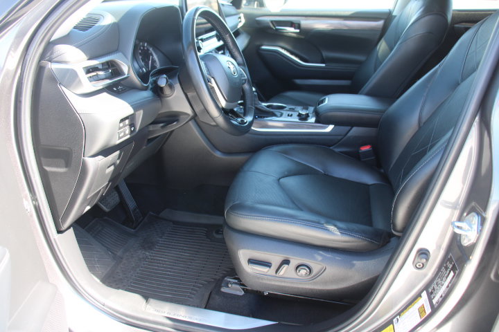 Used 2022 Toyota Highlander Platinum AWD/4WD image 11