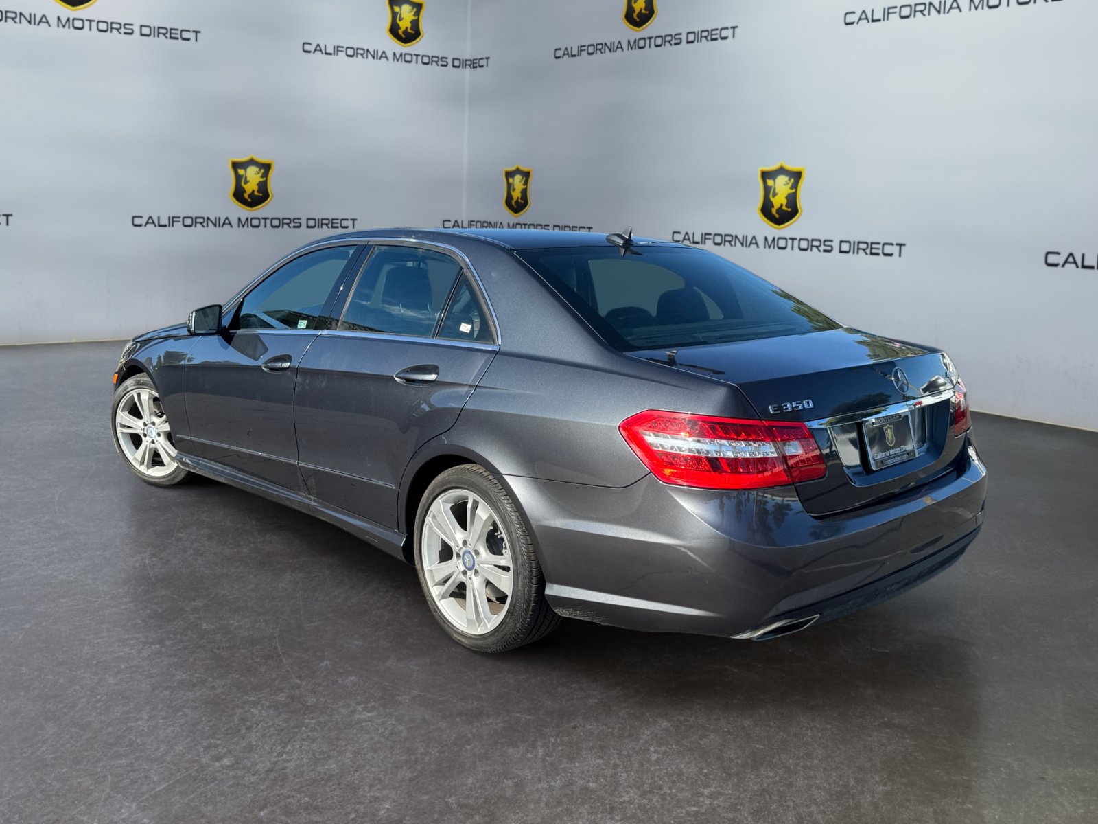 Used 2013 Mercedes-Benz E 350 4MATIC Sedan image 3