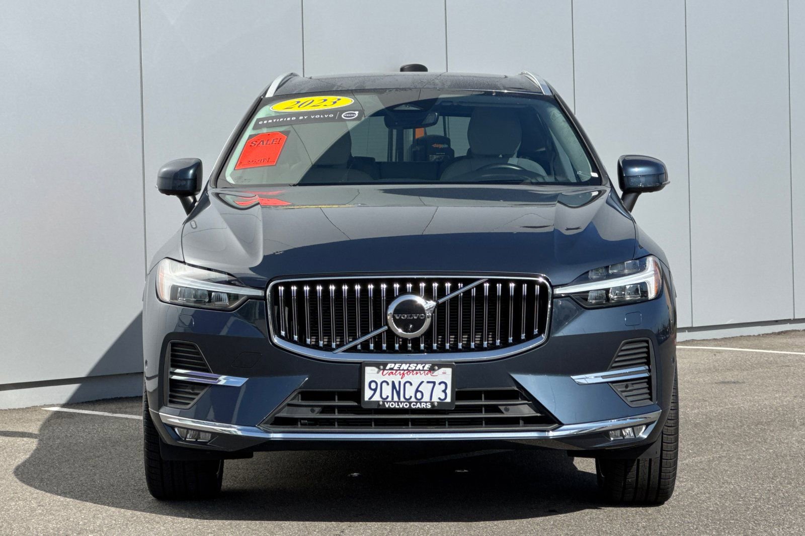 Used 2023 Volvo XC60 B5 Ultimate w/ Climate Package image 8