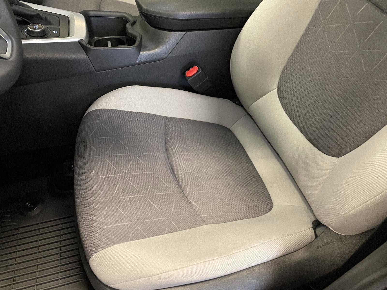 Used 2024 Toyota RAV4 XLE w/ Convenience Package image 19