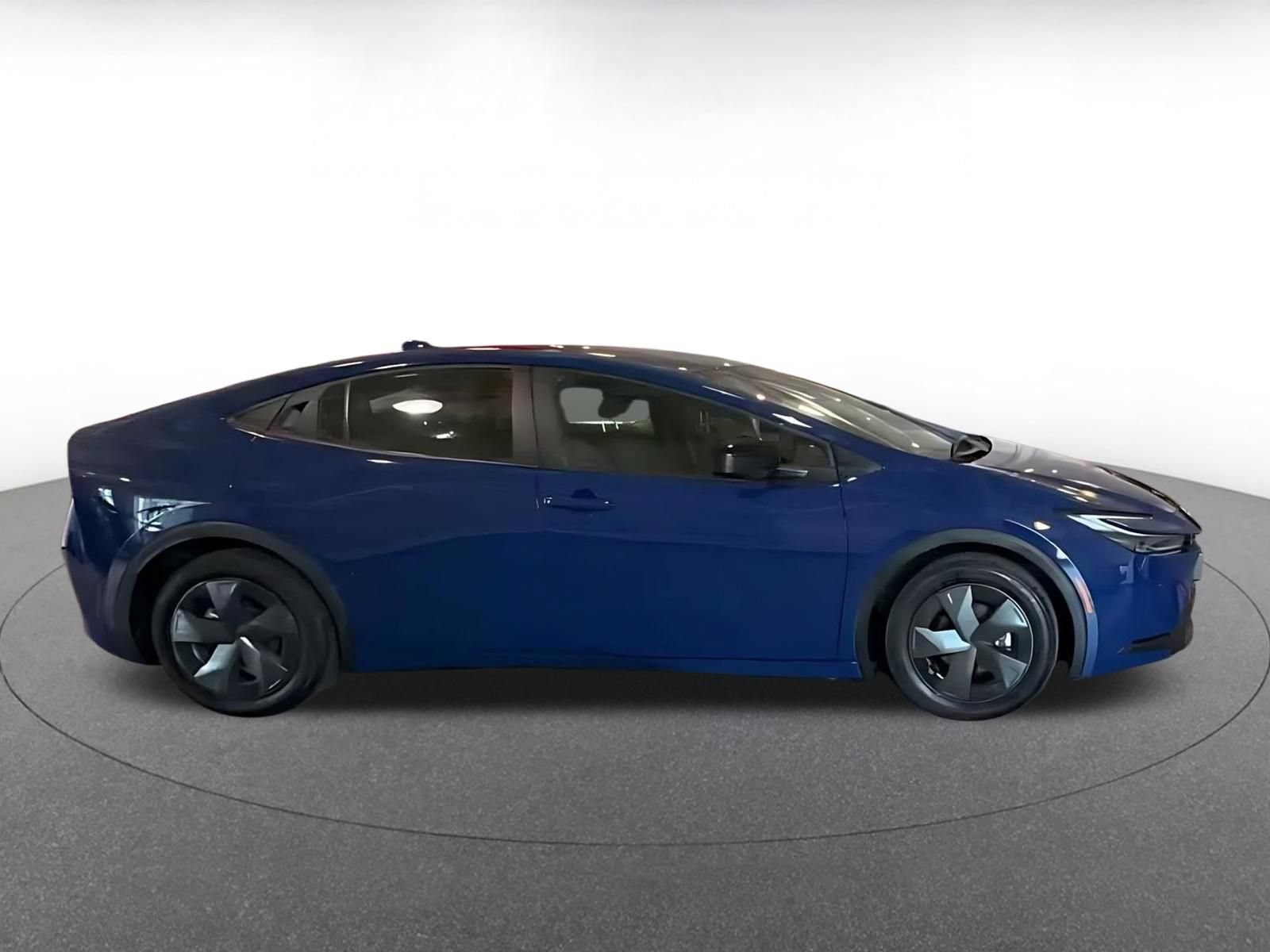 Used 2025 Toyota Prius LE FWD image 10