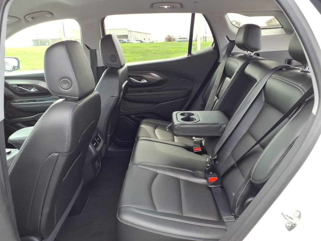 Certified 2024 GMC Terrain SLT image 28