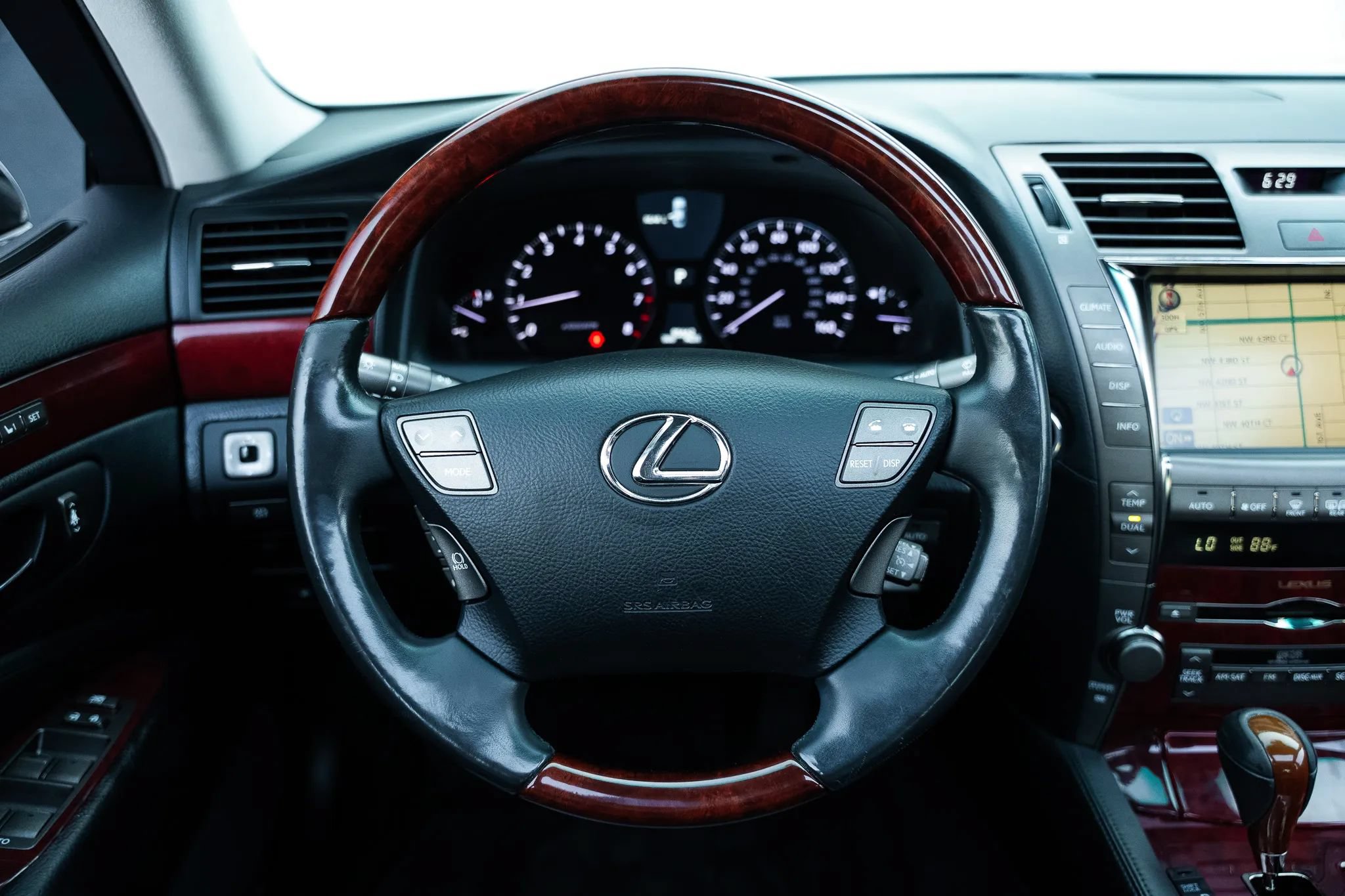 Used 2008 Lexus LS 460 RWD image 40