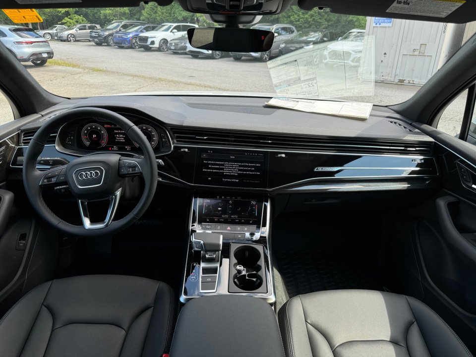 Used 2025 Audi Q7 2.0T Premium image 33