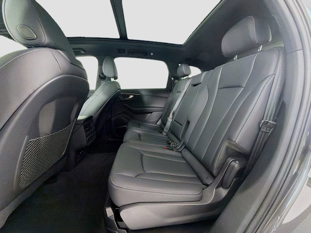 Used 2025 Audi Q7 2.0T Premium w/ Convenience Plus Package AWD/4WD image 27