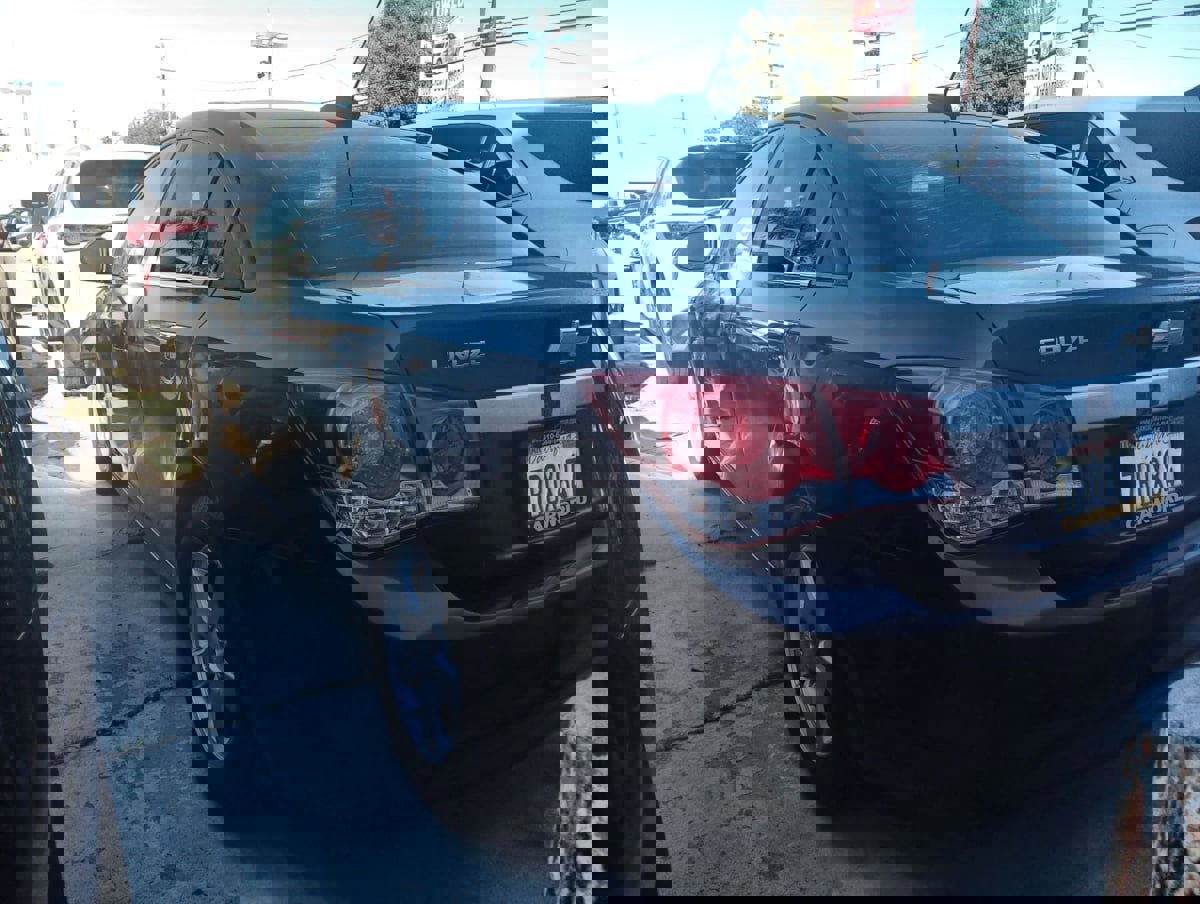 Used 2016 Chevrolet Cruze LT image 3