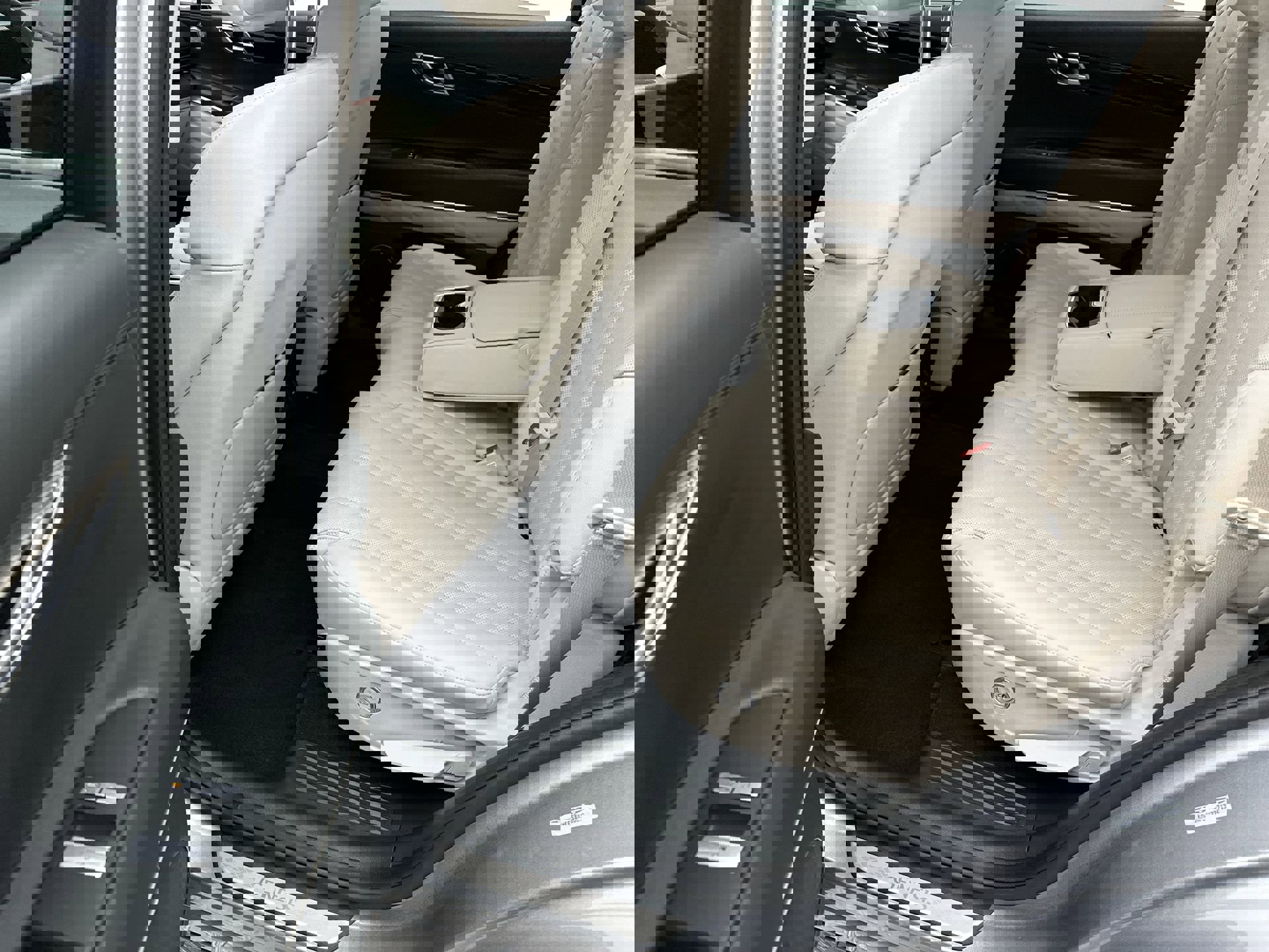 Certified 2025 Genesis GV80 2.5T Standard image 22