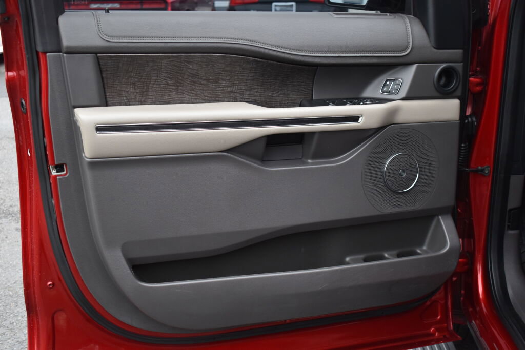 Used 2018 Ford Expedition Limited w/ Equipment Group 302A image 14