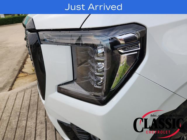 Used 2023 GMC Yukon XL Denali w/ Advanced Technology Package AWD/4WD image 12