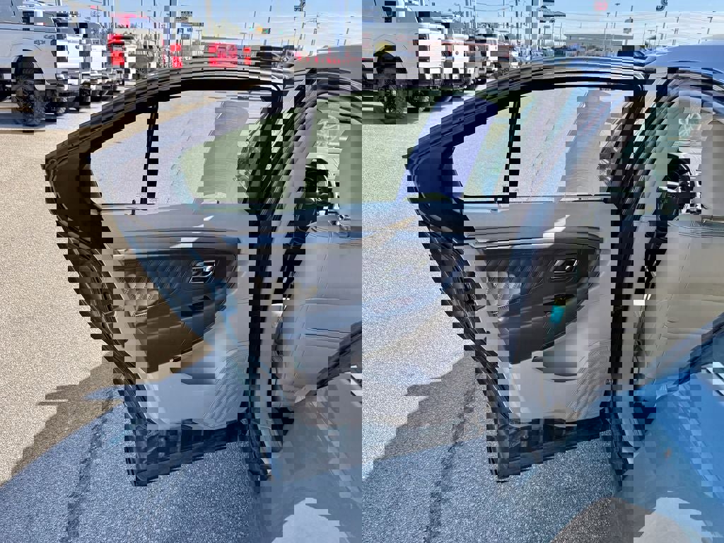 Used 2010 Ford Taurus SEL FWD image 14