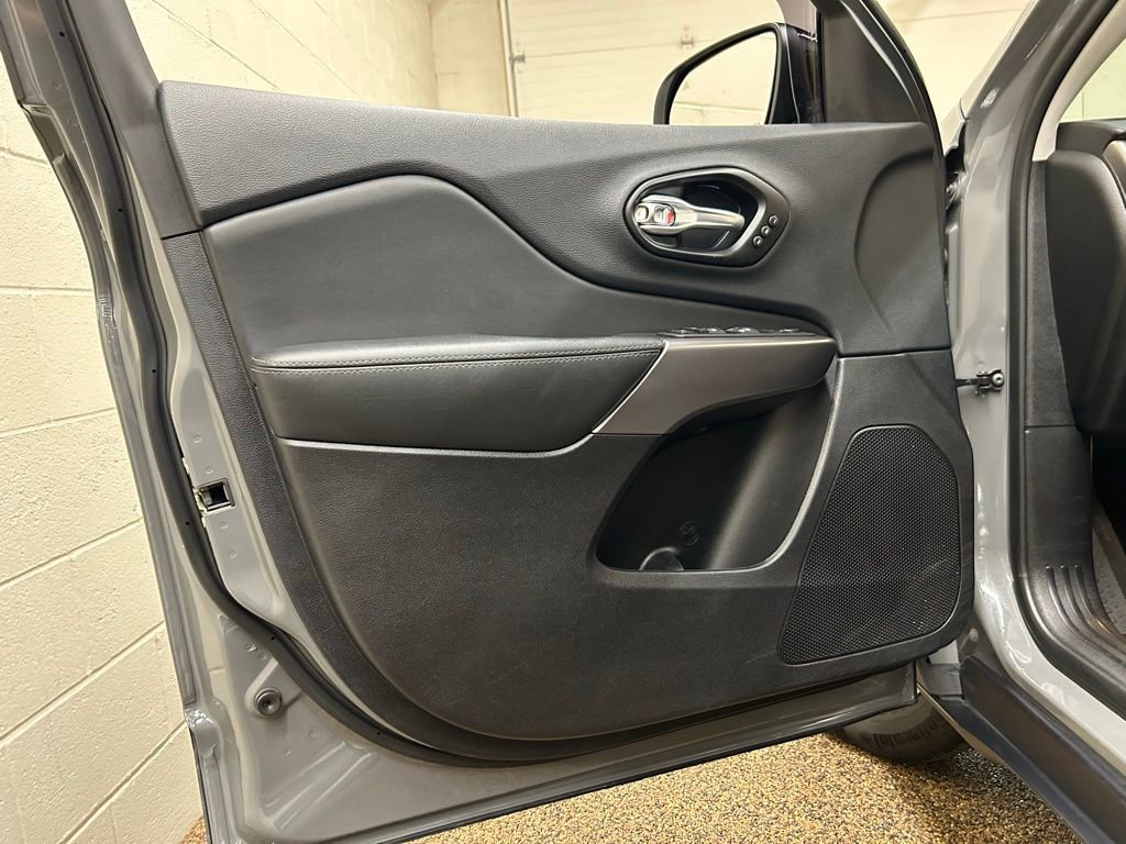 Used 2022 Jeep Cherokee Limited image 13