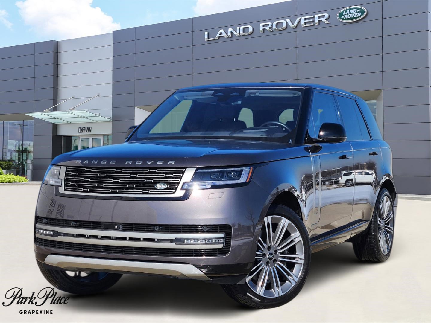 Used 2022 Land Rover Range Rover SE image 1