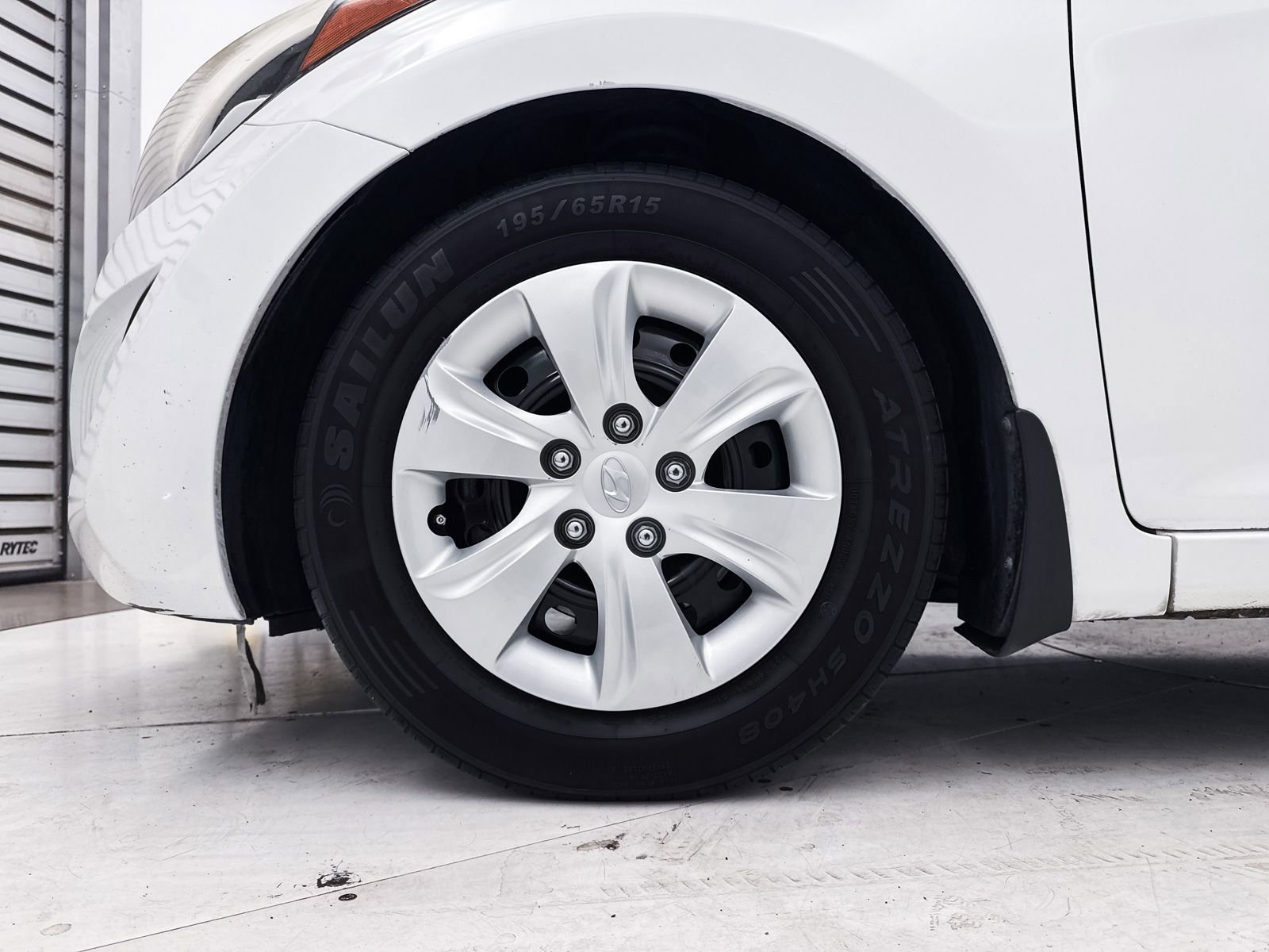 Used 2016 Hyundai Elantra SE image 9