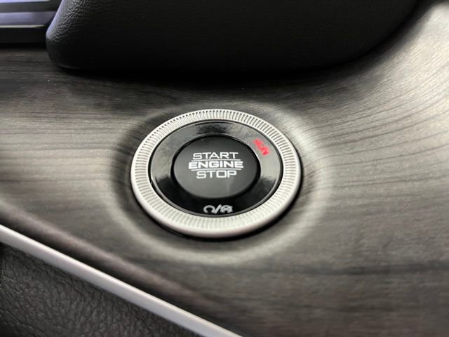 Used 2023 Jeep Grand Cherokee Limited AWD/4WD image 24