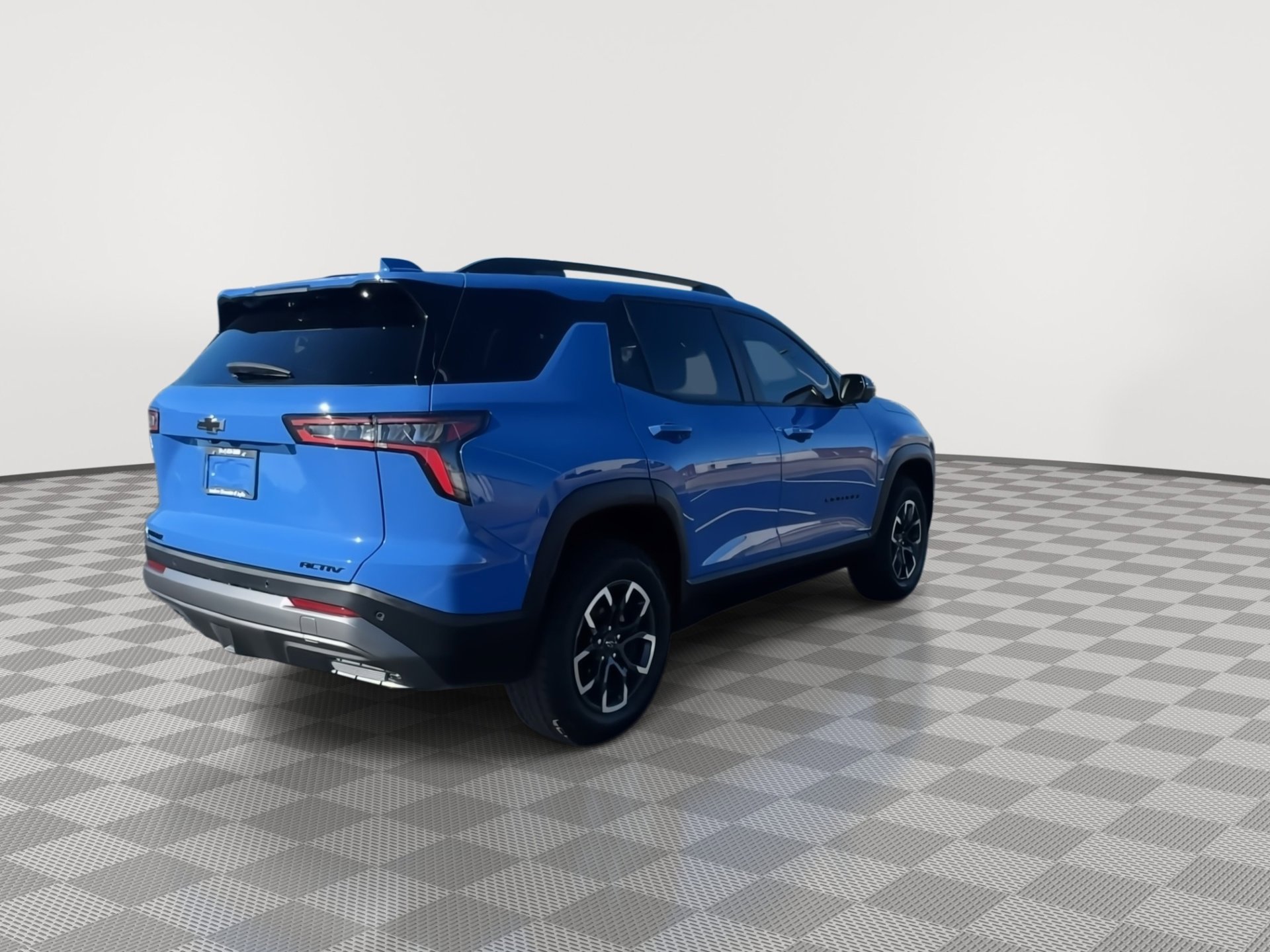 Used 2025 Chevrolet Equinox ACTIV w/ Safety and Technology Package image 9