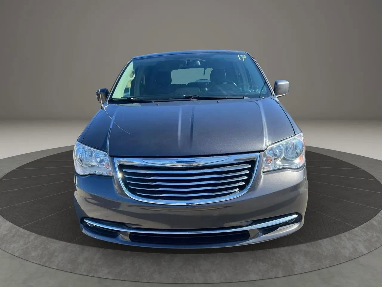 Used 2016 Chrysler Town & Country Touring w/ Driver Convenience Group image 2