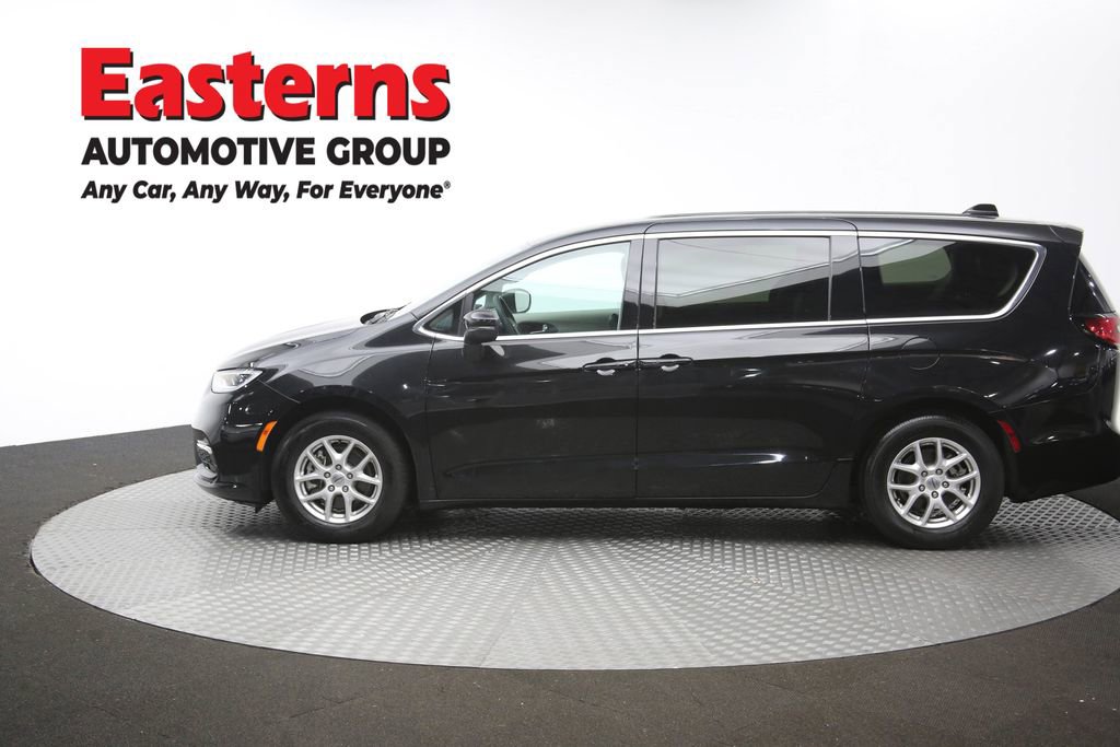 Used 2023 Chrysler Pacifica Touring-L FWD image 60