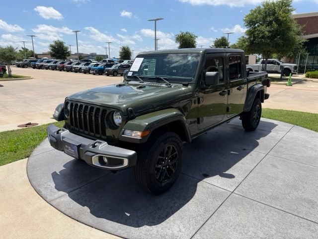 Used 2021 Jeep Gladiator Sport AWD/4WD image 3