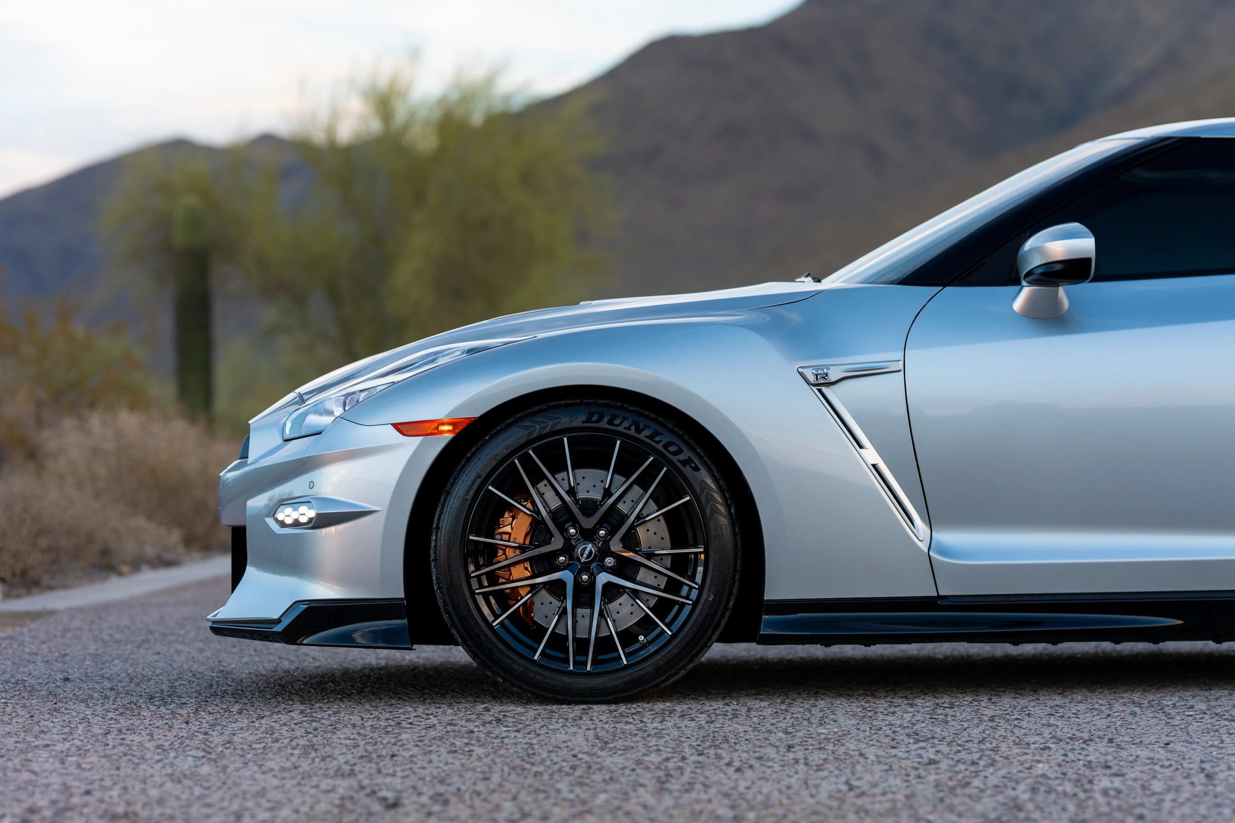 Used 2024 Nissan GT-R Premium w/ Floor Mat Package AWD/4WD image 22