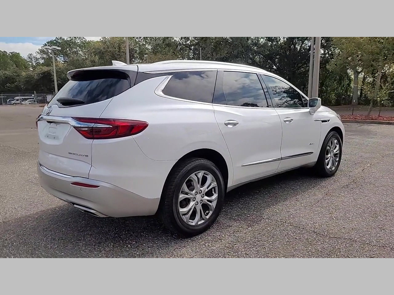 Used 2018 Buick Enclave Avenir w/ Avenir Technology Package image 24