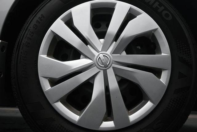 Used 2025 Nissan Versa S w/ Electronics Package FWD image 9
