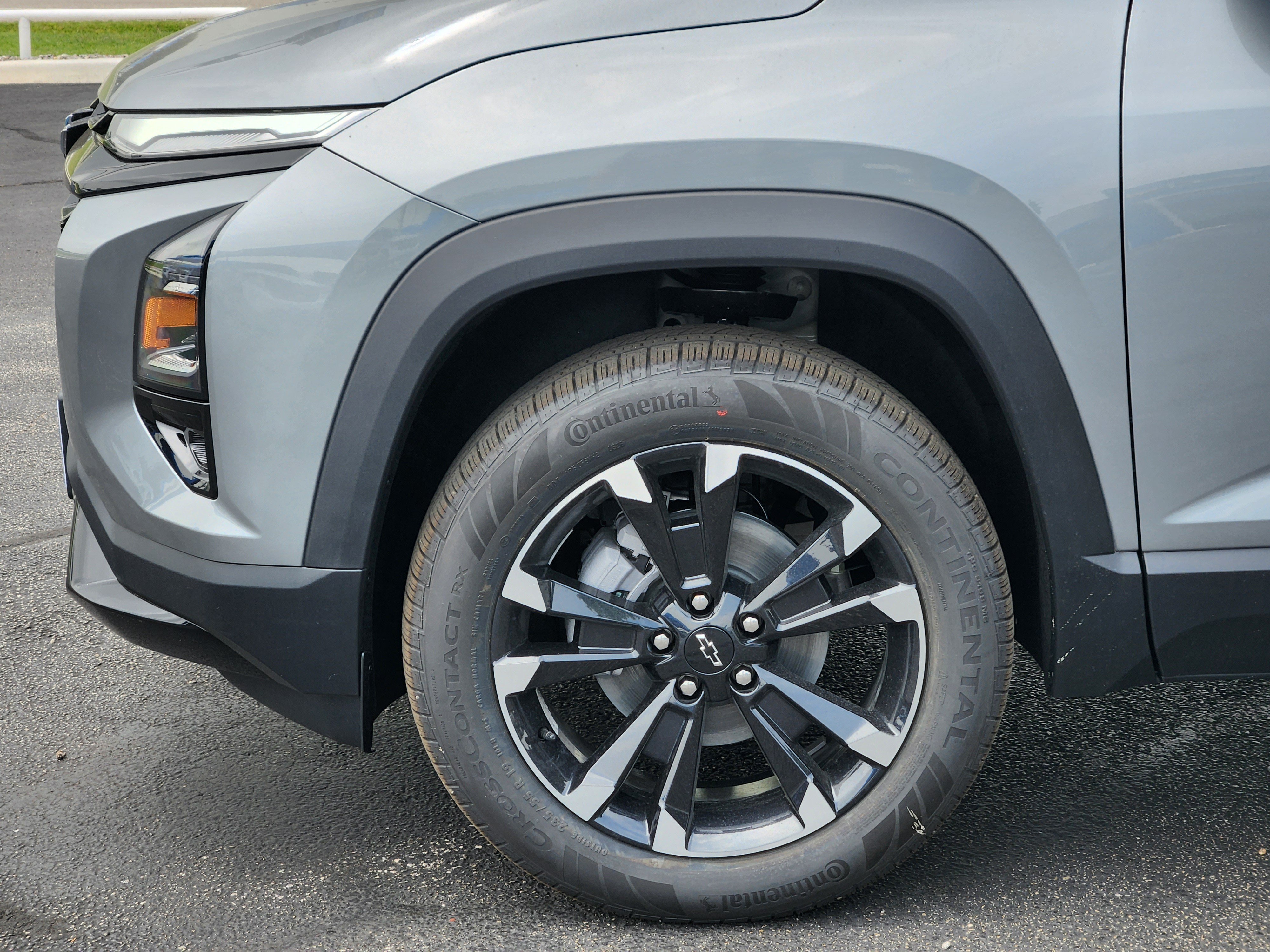 New 2026 Chevrolet Equinox RS w/ Convenience Package III FWD image 5