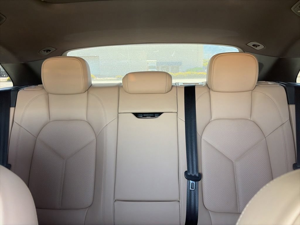 Used 2025 Porsche Macan AWD/4WD image 22