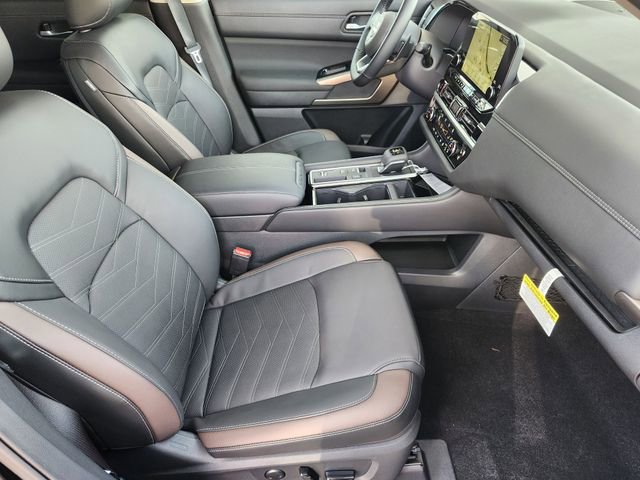 New 2025 Nissan Pathfinder Platinum w/ Cargo Package image 10