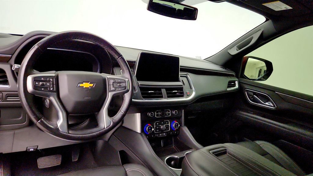 Used 2022 Chevrolet Tahoe LT w/ Luxury Package AWD/4WD image 12