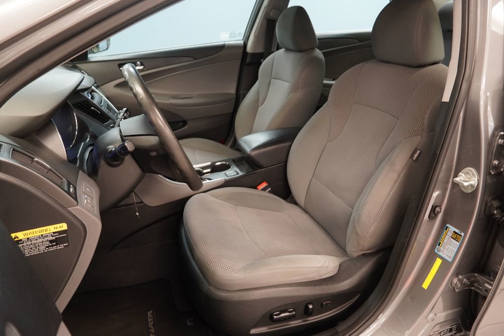 Used 2014 Hyundai Sonata GLS w/ Popular Equipment Group 2 FWD image 3