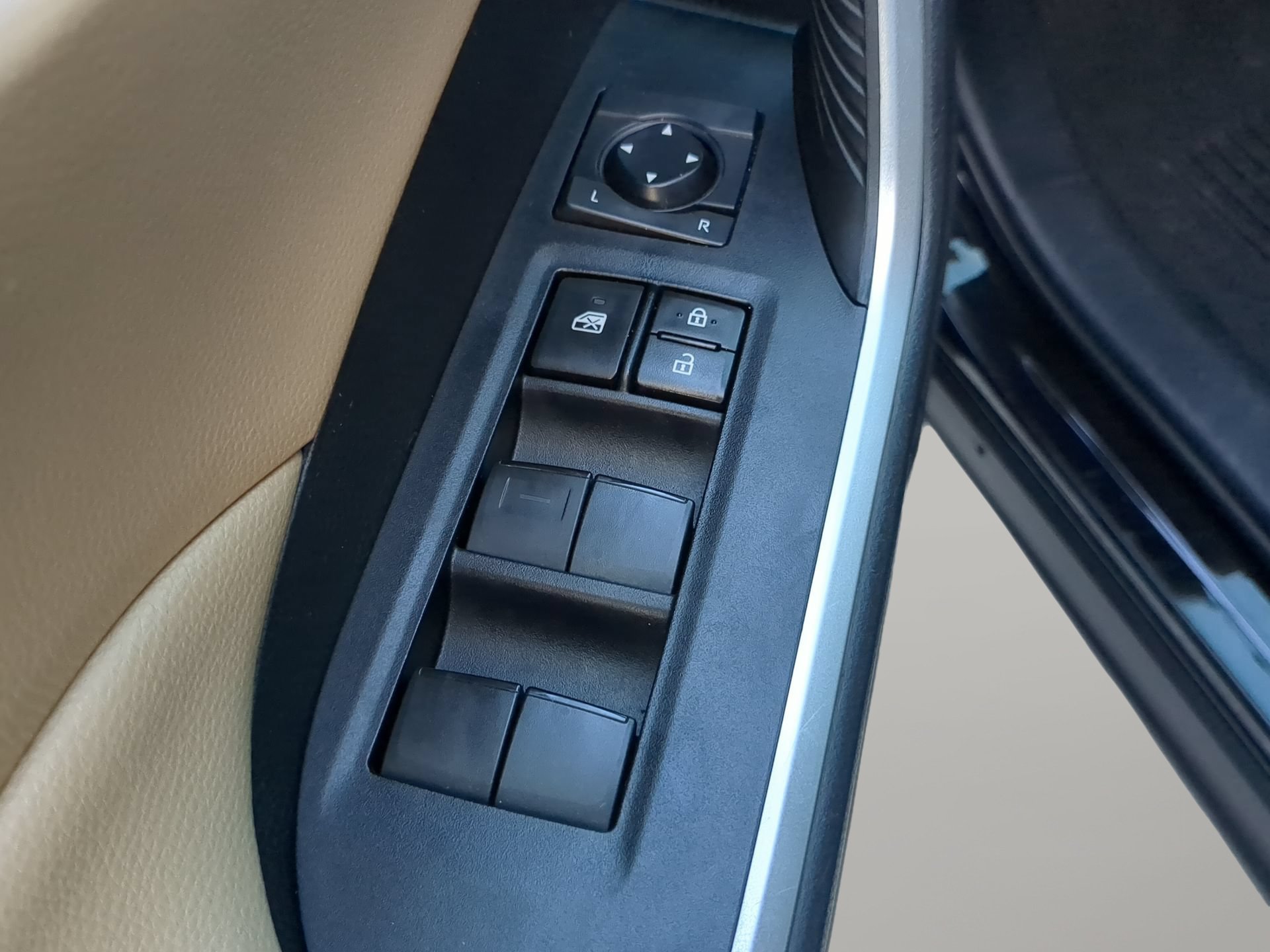 Used 2021 Toyota RAV4 XLE AWD/4WD image 54