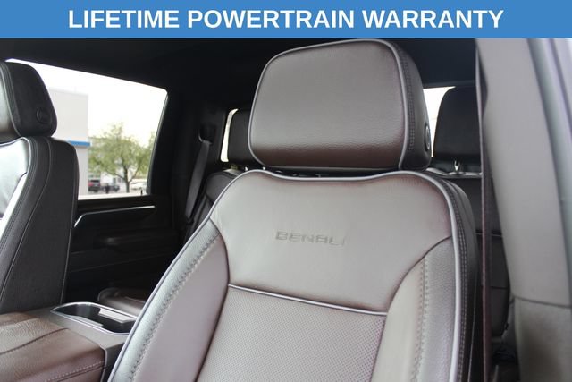 Used 2025 GMC Sierra 3500 Denali w/ Denali Reserve Package AWD/4WD image 18