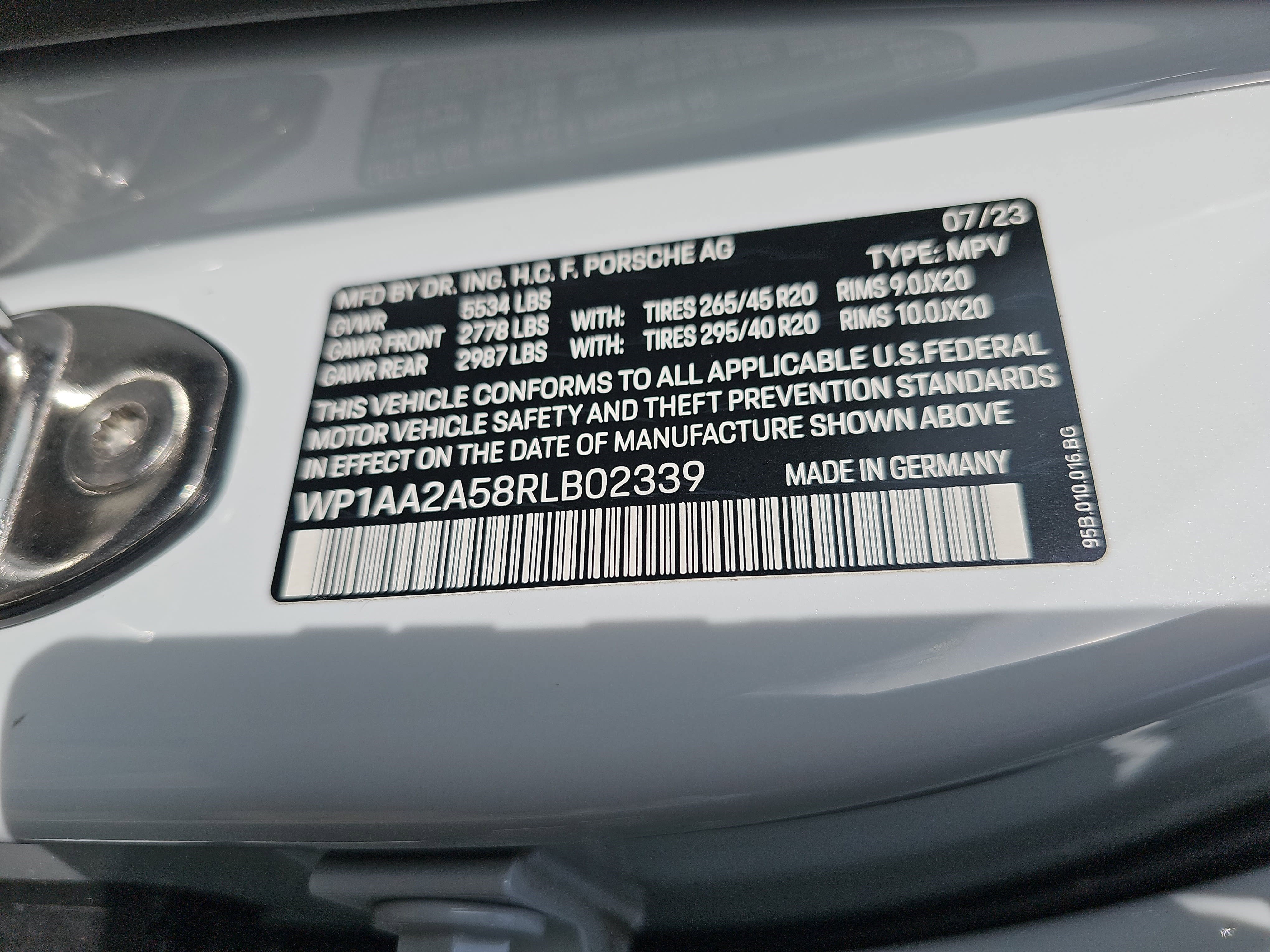 Used 2024 Porsche Macan image 38