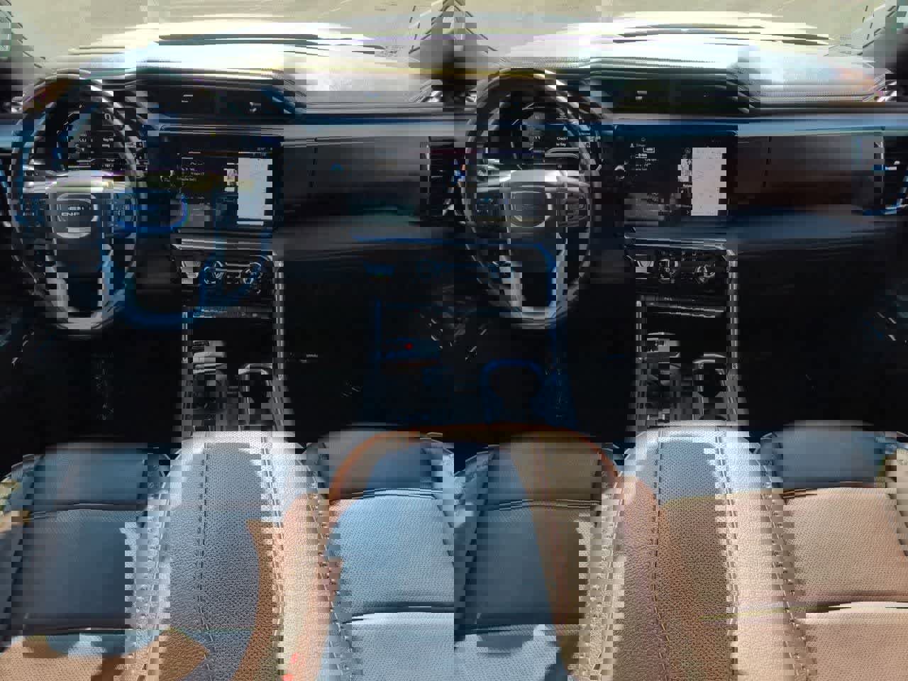 Used 2024 GMC Sierra 1500 Denali w/ Technology Package AWD/4WD image 15