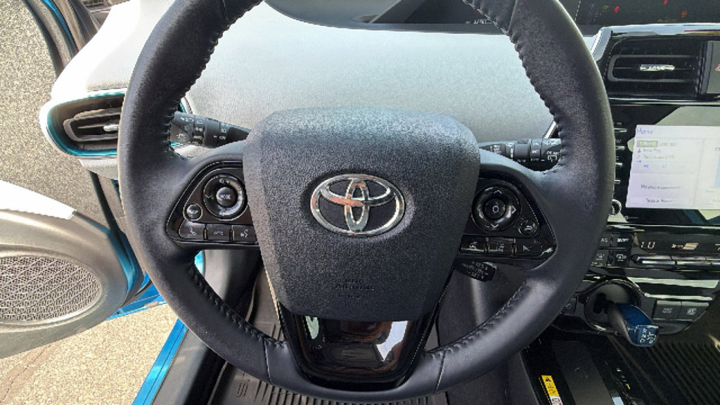 Used 2022 Toyota Prius XLE w/ Advanced Technology Package FWD image 18