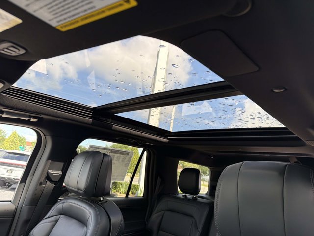 New 2026 Lincoln Navigator Reserve w/ Jet Appearance Package AWD/4WD image 29