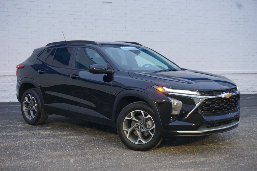 Certified 2024 Chevrolet Trax LT w/ LT Convenience Package image 3