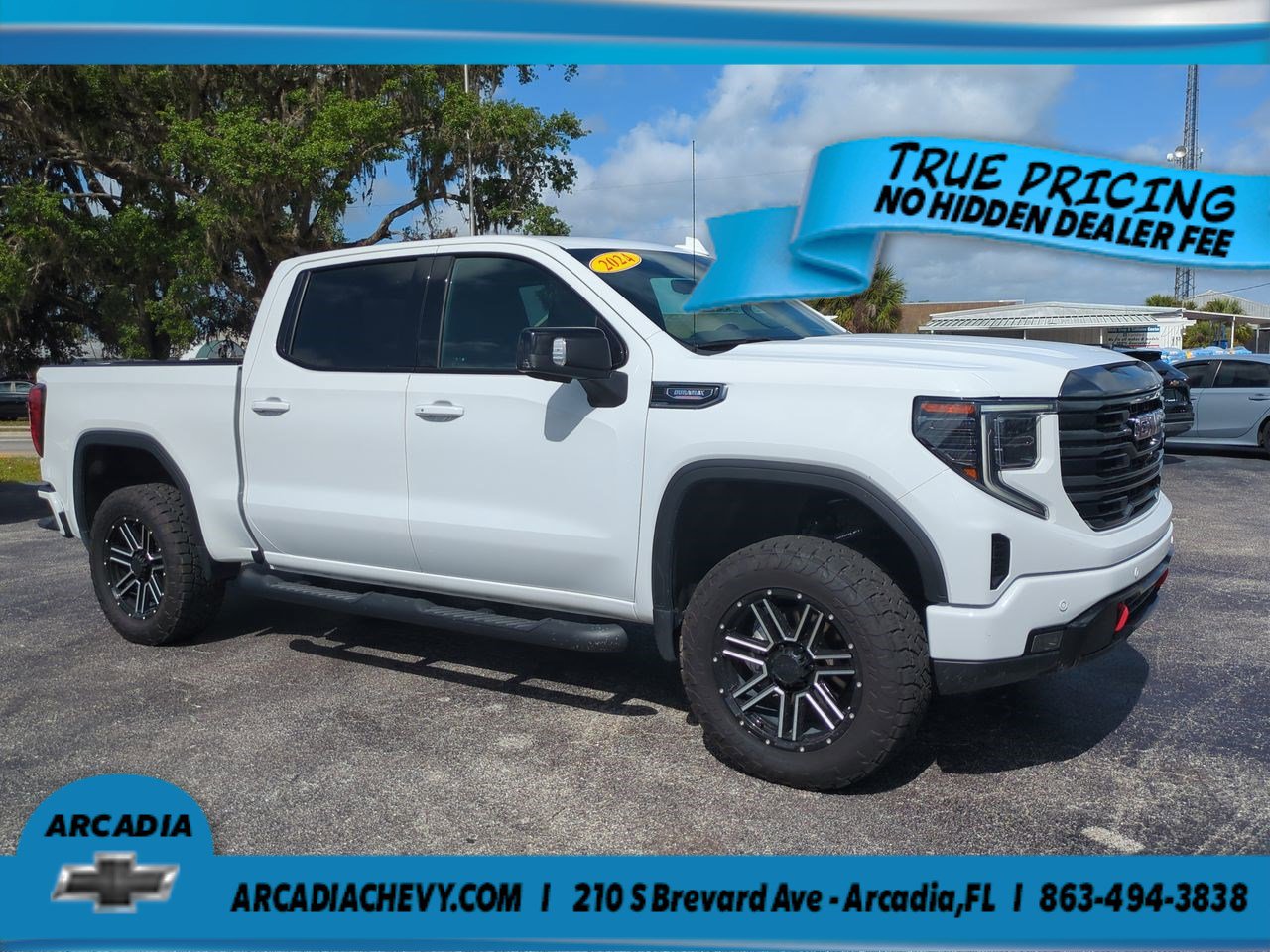 Used 2024 GMC Sierra 1500 AT4 w/ Technology Package AWD/4WD image 2