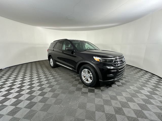 Used 2023 Ford Explorer XLT w/ Class IV Trailer Tow Package image 3